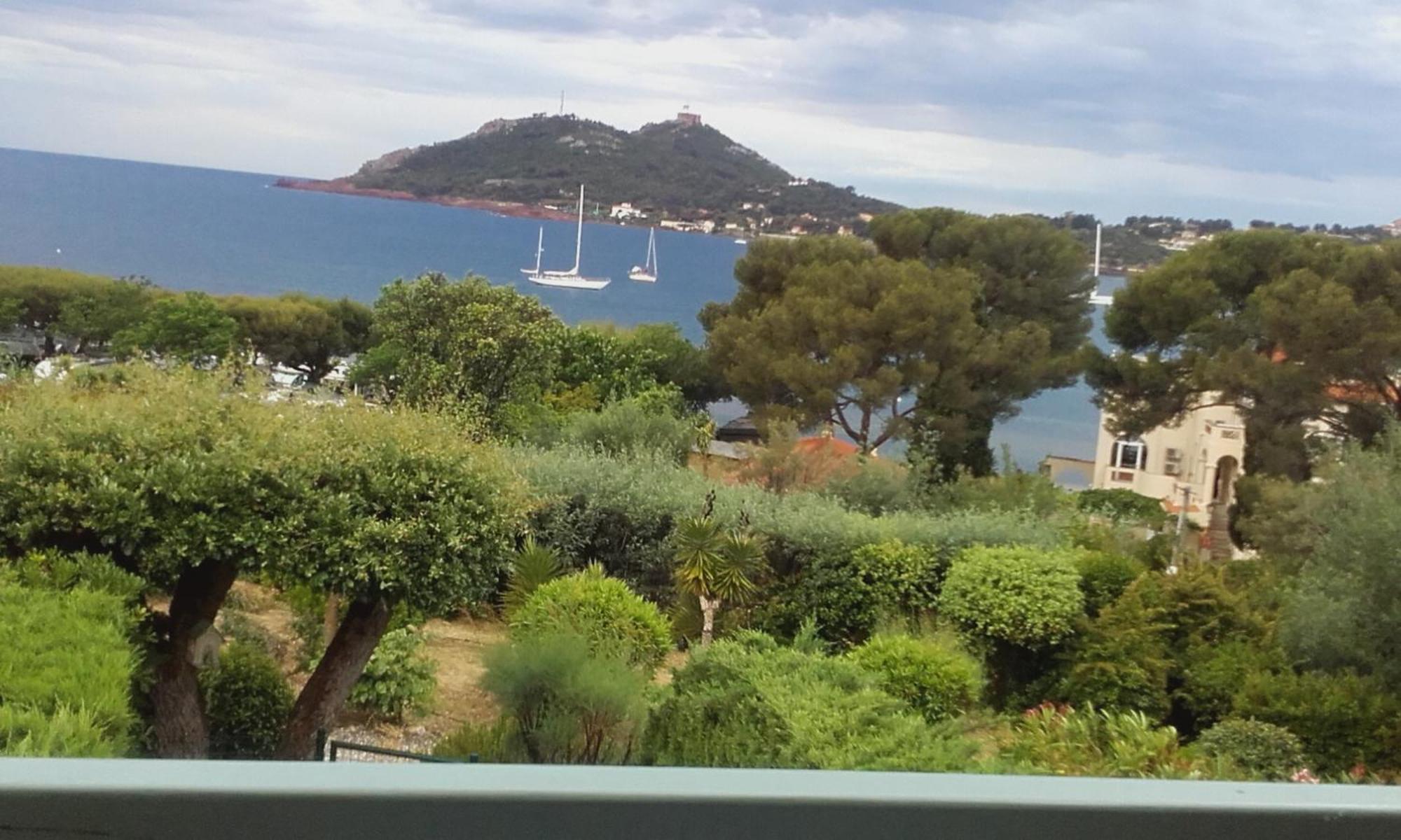 Appartement Vue Mer Piscines Parking Les Coraux Agay Plage Saint-Raphaël Εξωτερικό φωτογραφία
